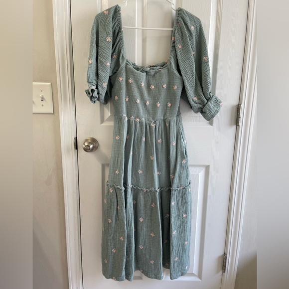 Worth Collective Dresses & Skirts - Worth Collective Evie Floral Maxi in Sage